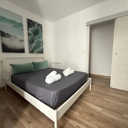 Isaac Peral 14 Apartament *